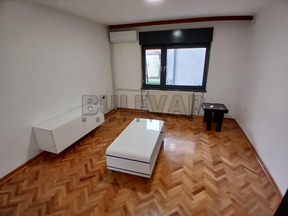 Slika 9 - Solunskih ratnika,  Lokal za izdavanje, 171m2, 600€