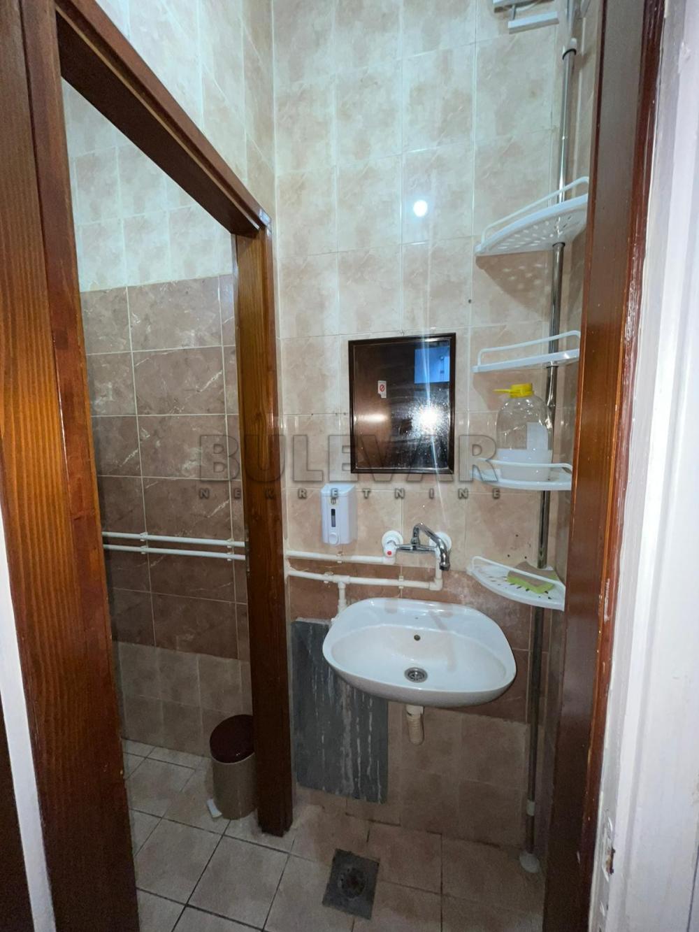 Slika 7 - 7. jula,  Lokal za izdavanje, 48m2, 350€