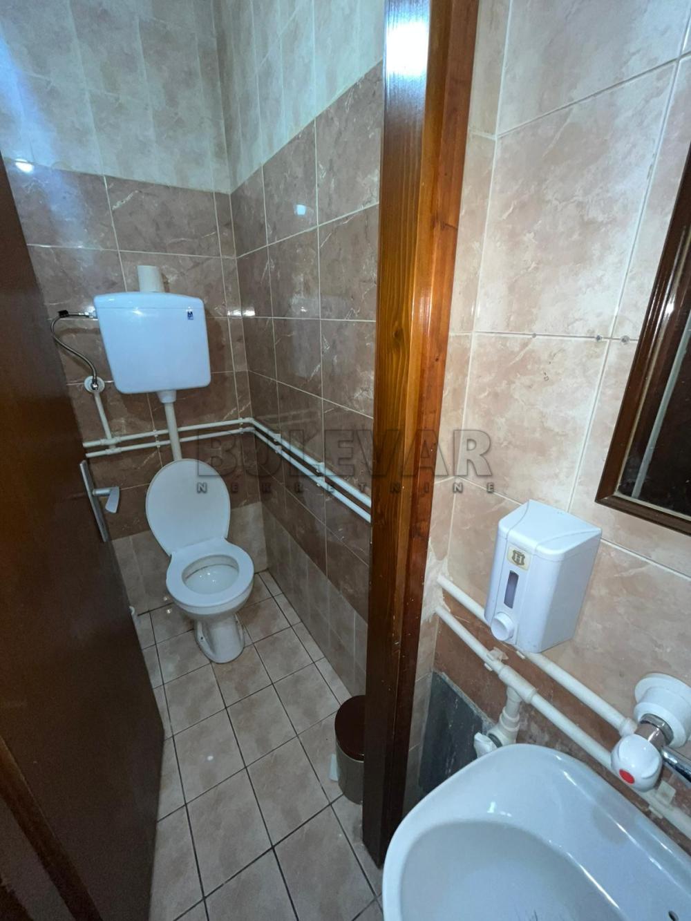 Slika 8 - 7. jula,  Lokal za izdavanje, 48m2, 350€