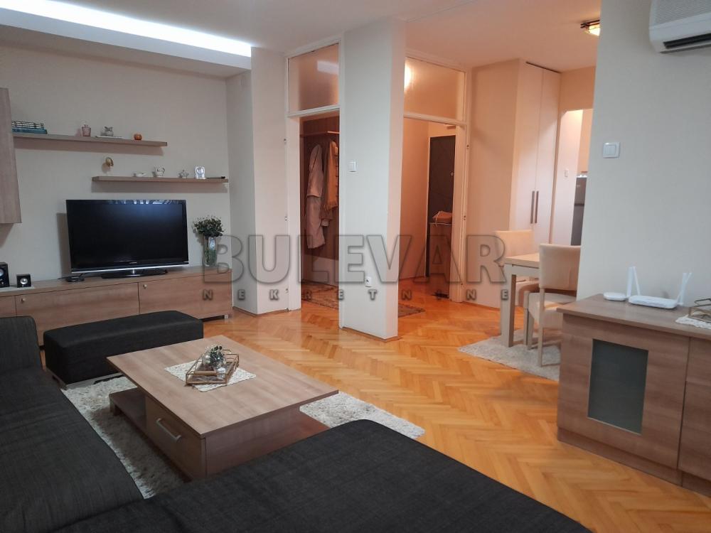 Slika 1 - Jovana Ristića, Trosoban stan za izdavanje, 67m2, 450€