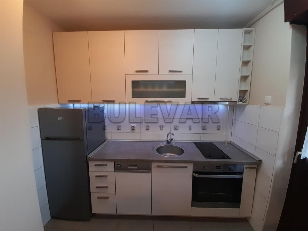 Slika 10 - Jovana Ristića, Trosoban stan za izdavanje, 67m2, 450€