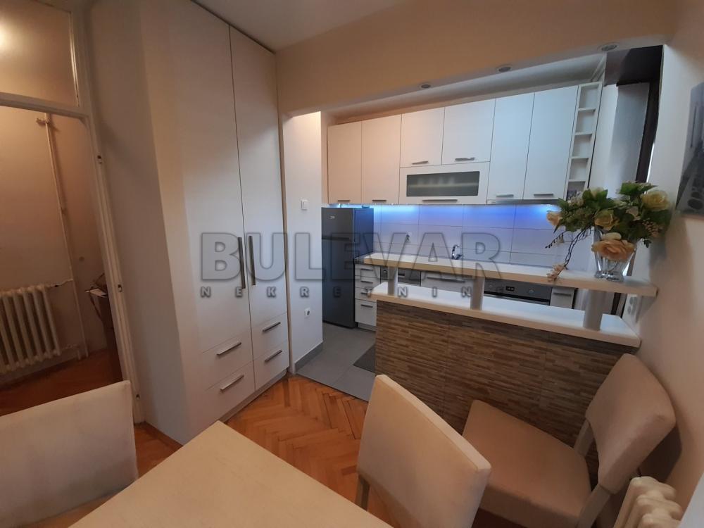 Slika 9 - Jovana Ristića, Trosoban stan za izdavanje, 67m2, 450€