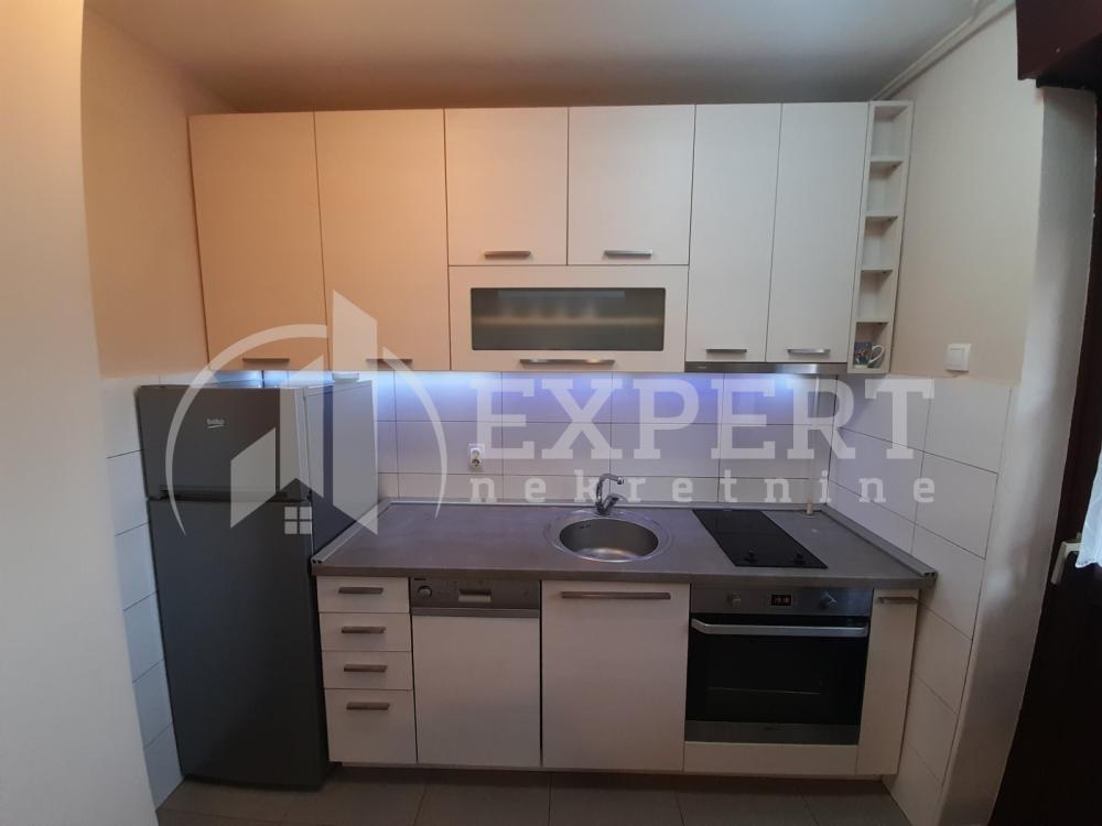 Slika 10 - Jovana Ristića, Trosoban stan za izdavanje, 67m2, 450€