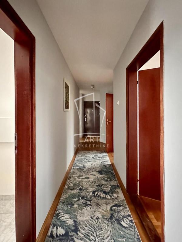 Slika 5 - Kronštatska, Petosoban stan za izdavanje, 151m2, 1.200€