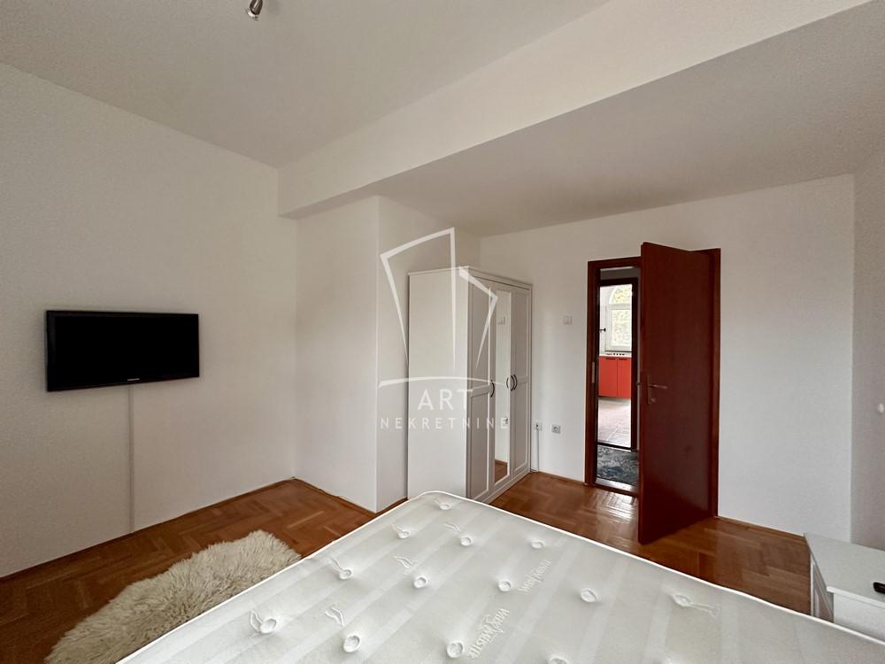 Slika 8 - Kronštatska, Petosoban stan za izdavanje, 151m2, 1.200€