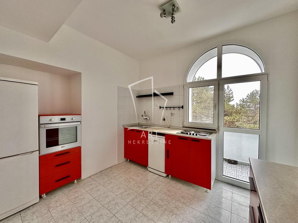 Slika 6 - Kronštatska, Petosoban stan za izdavanje, 151m2, 1.200€