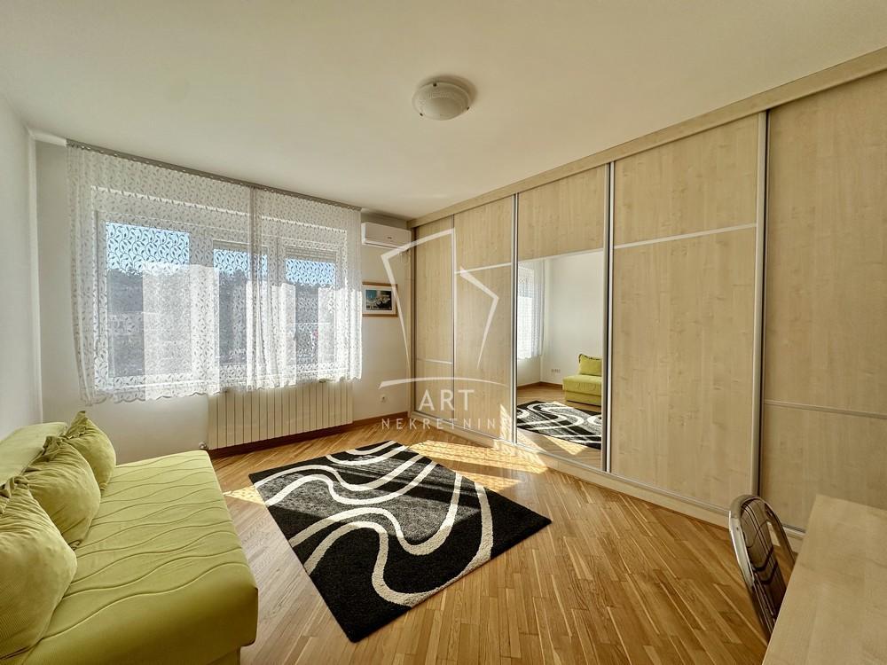 Glavna slika -Ilije Garašanina, Trosoban stan za izdavanje, 92m2, 1.100€