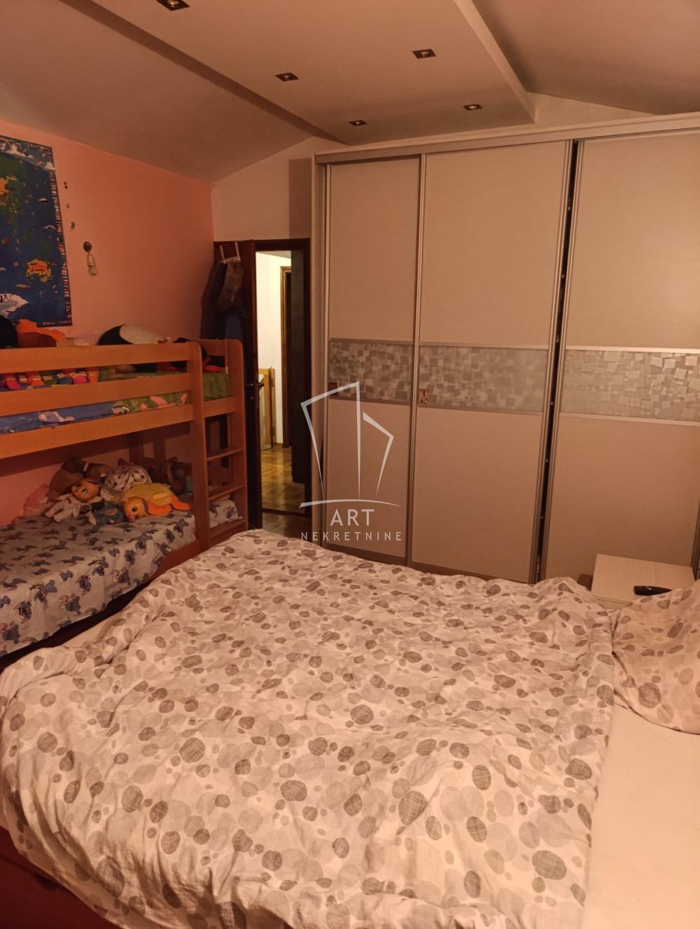 Slika 4 - Dr Đorđa Joanovića, Trosoban stan na prodaju, 72m2, 163.900€