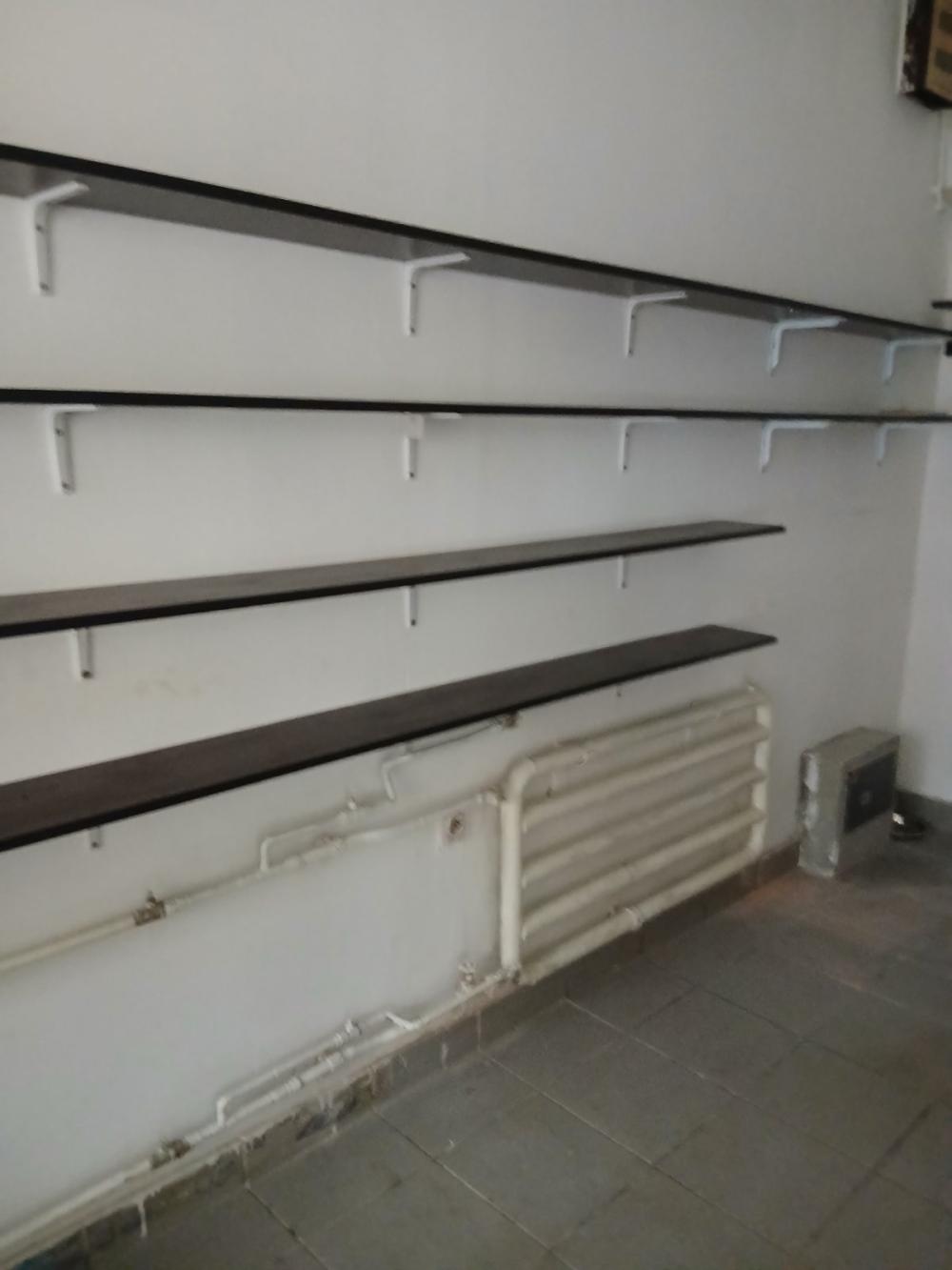 Slika 2 - Bulevar Nemanjica 2,  Lokal za izdavanje, 13m2, 250€