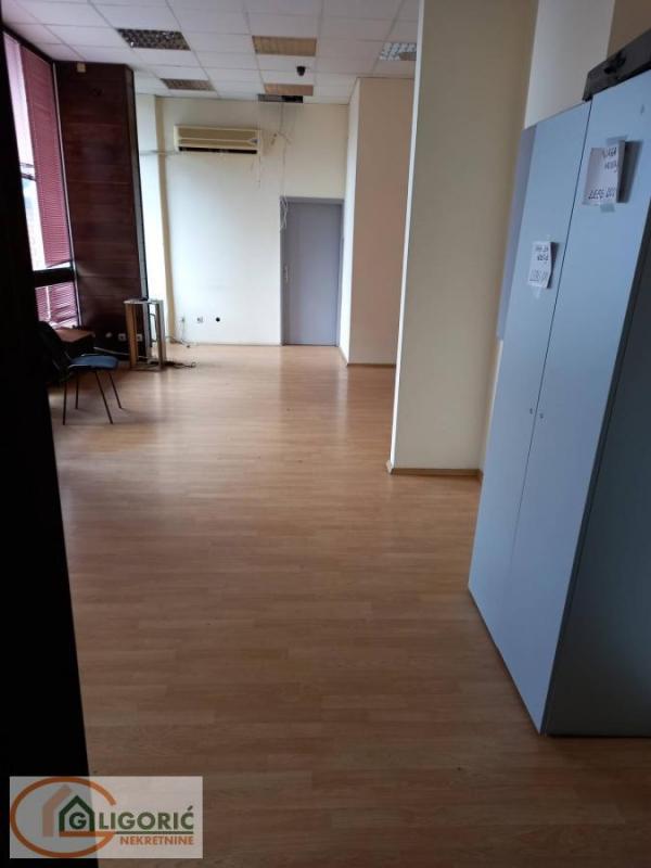 Slika 3 -  Lokal za izdavanje, 210m2, 2.700€