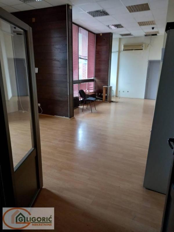 Slika 2 -  Lokal za izdavanje, 210m2, 2.700€