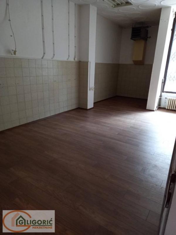 Slika 4 -  Lokal za izdavanje, 210m2, 2.700€