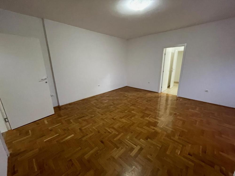 Slika 2 - Dvosoban stan za izdavanje, 50m2, 500€