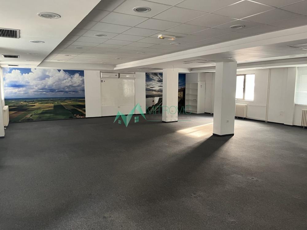 Slika 3 -  Lokal za izdavanje, 1050m2, 10.000€