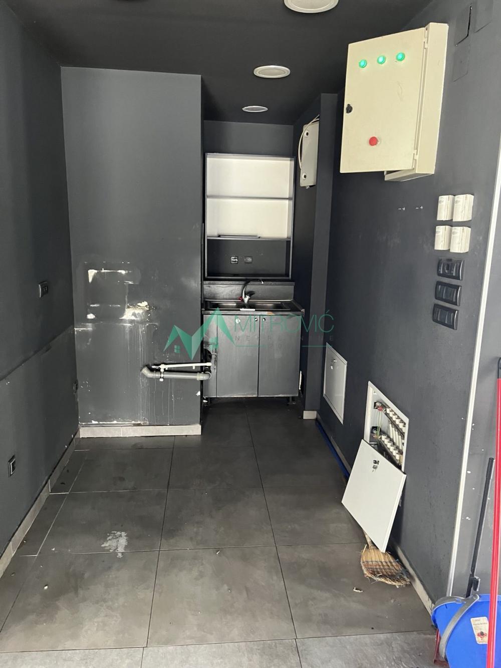 Slika 2 -  Lokal na prodaju, 306m2, 978.500€