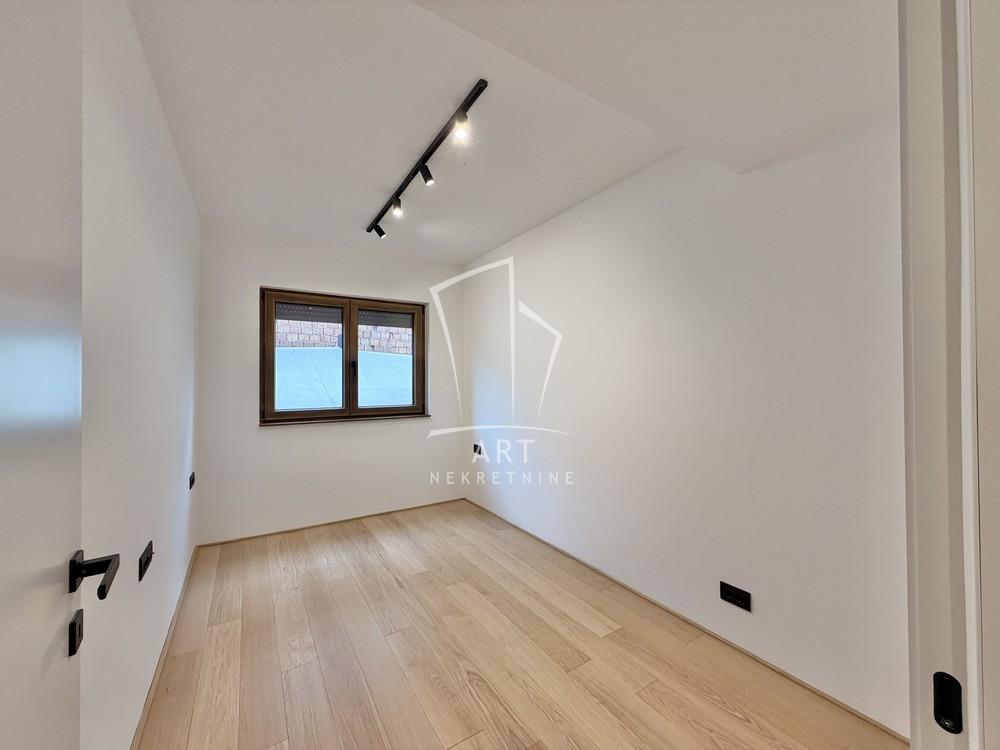 Slika 9 - Sazonova, Petosoban stan za izdavanje, 152m2, 1.950€