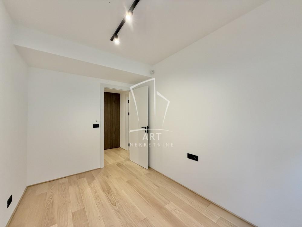 Slika 10 - Sazonova, Petosoban stan za izdavanje, 152m2, 1.950€