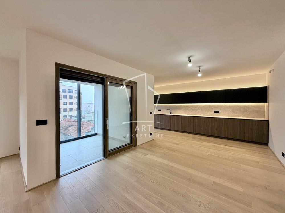 Slika 4 - Sazonova, Petosoban stan za izdavanje, 152m2, 1.950€