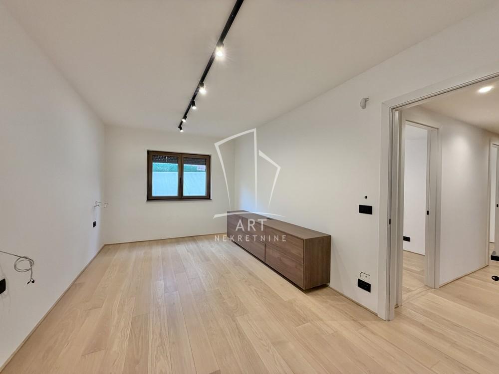 Slika 7 - Sazonova, Petosoban stan za izdavanje, 152m2, 1.950€