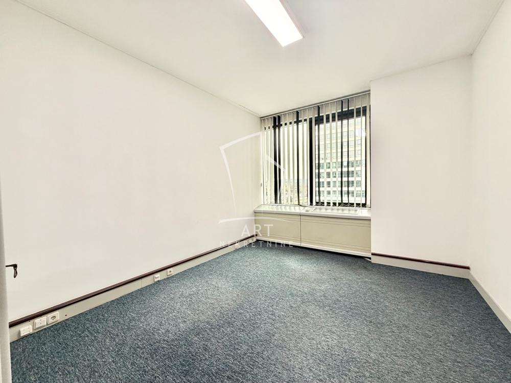 Slika 3 - Vladimira Popovića,  Lokal za izdavanje, 247m2, 3.710€