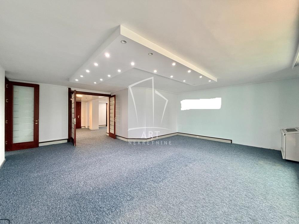 Slika 6 - Vladimira Popovića,  Lokal za izdavanje, 247m2, 3.710€