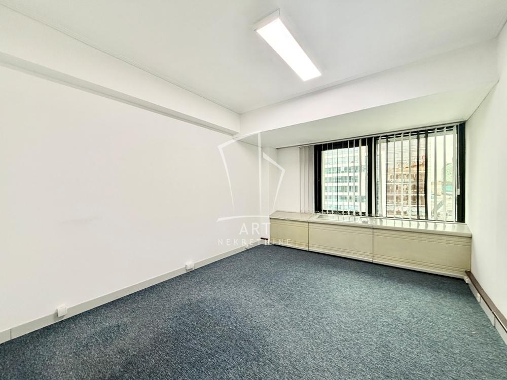 Slika 10 - Vladimira Popovića,  Lokal za izdavanje, 247m2, 3.710€