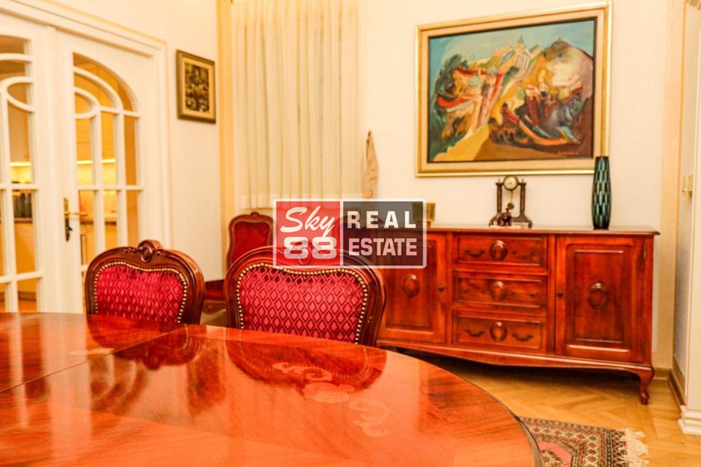 Slika 2 -  Kuća na prodaju, 243m2, 2.200.000€