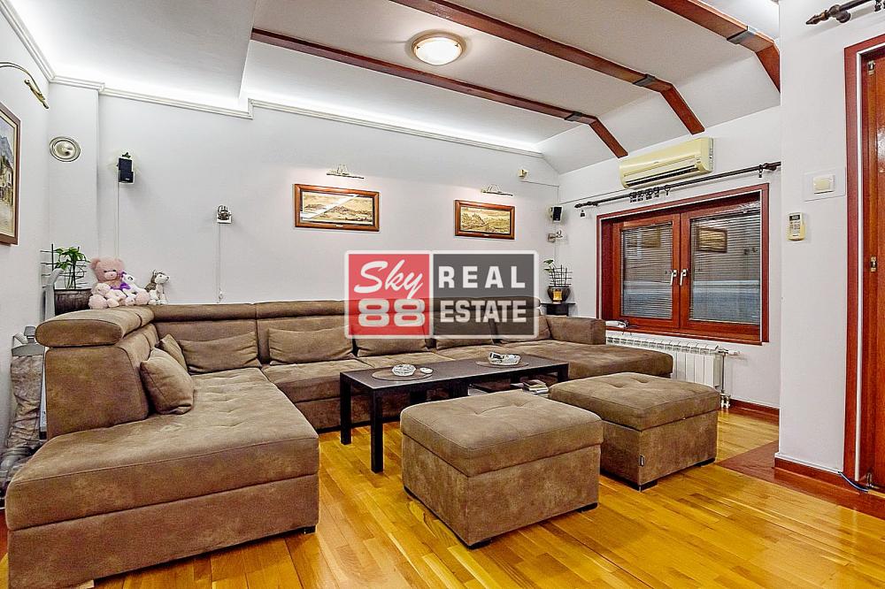 Slika 1 - Santiceva, Četvorosoban stan na prodaju, 104m2, 445.000€