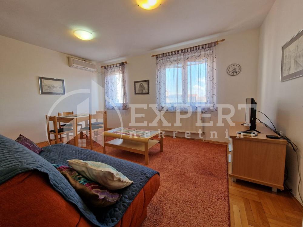 Slika 1 - Zelengorska, Dvosoban stan za izdavanje, 46m2, 400€