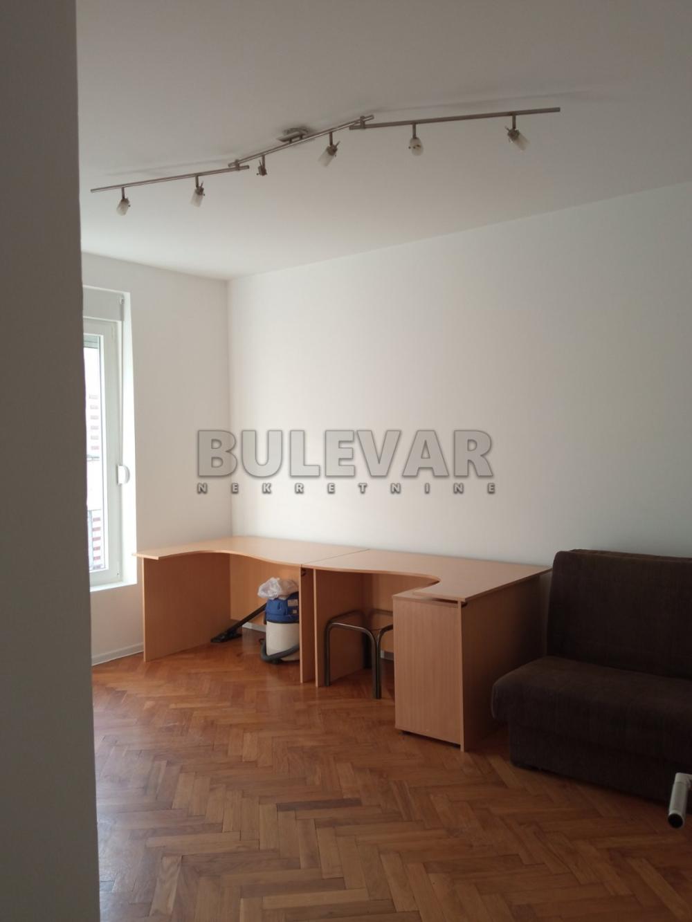 Slika 3 - Obrenovićeva,  Lokal za izdavanje, 44m2, 350€