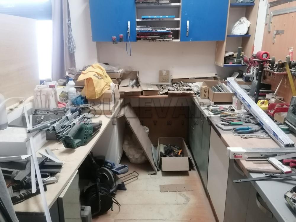 Slika 2 - Gabrovački put,  Kuća na prodaju, 390m2, 175.000€