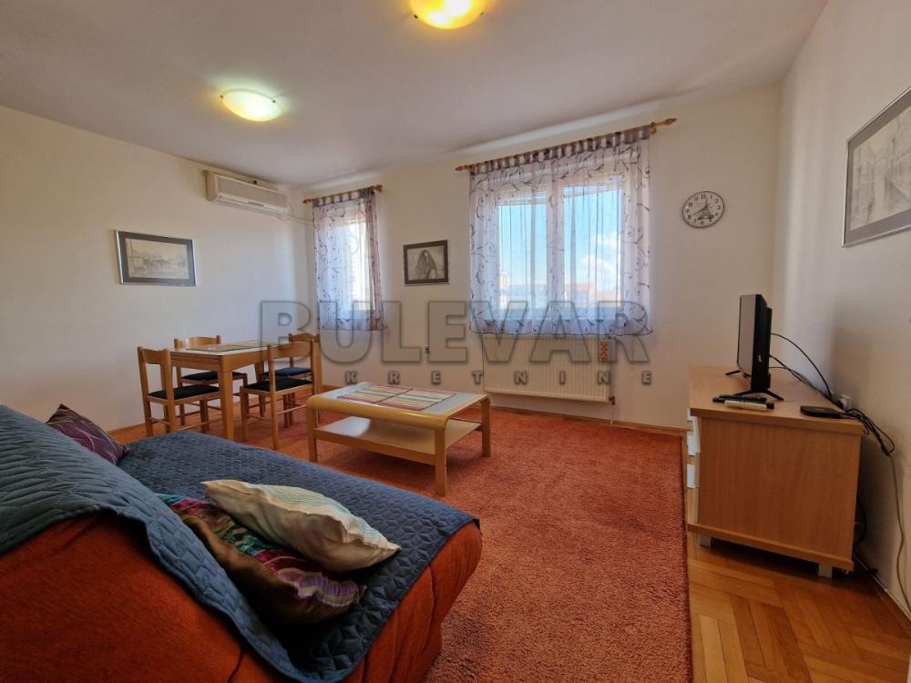 Slika 1 - Zelengorska, Dvosoban stan za izdavanje, 46m2, 400€