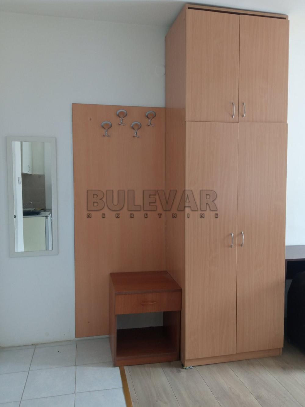 Slika 4 - Janka Veselinovića, Stan za izdavanje, 20m2, 240€