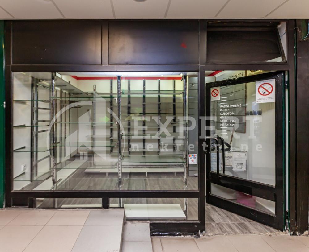 Glavna slika -Obrenovićeva,  Lokal na prodaju, 9m2, 18.000€