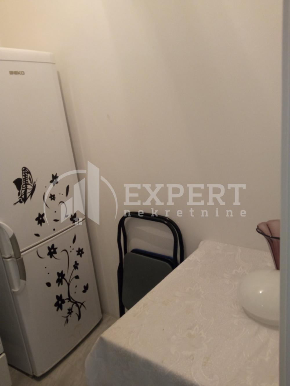 Slika 6 - Obrenovićeva,  Lokal za izdavanje, 44m2, 350€