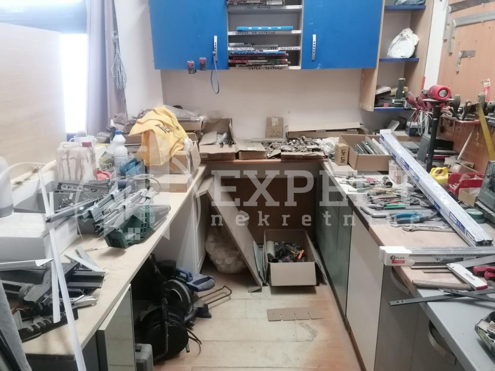 Slika 2 - Gabrovački put,  Kuća na prodaju, 390m2, 175.000€