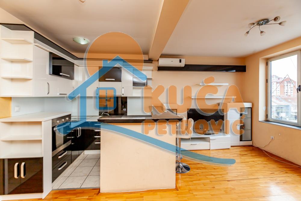 Slika 1 - Vizantijski bulevar, Troiposoban stan na prodaju, 82m2, 142.800€