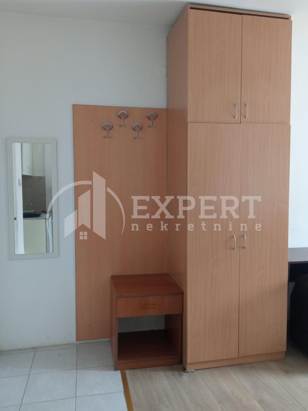 Slika 4 - Janka Veselinovića,  Stan za izdavanje, 20m2, 240€