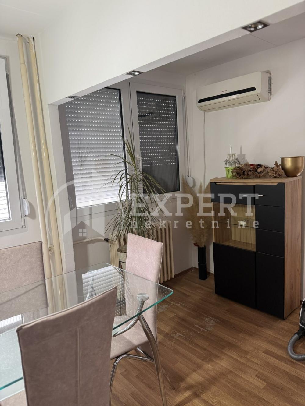 Slika 3 - Bulevar Nemanjića, Jednoiposoban stan za izdavanje, 49m2, 400€