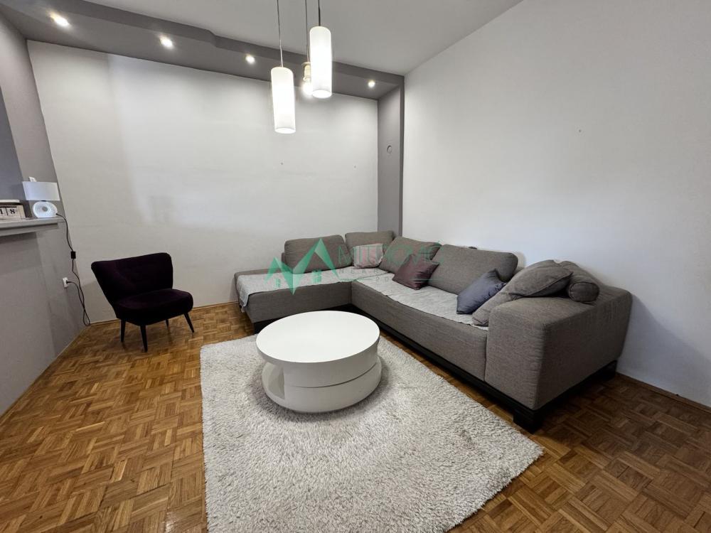 Glavna slika -Jednoiposoban stan za izdavanje, 45m2, 350€