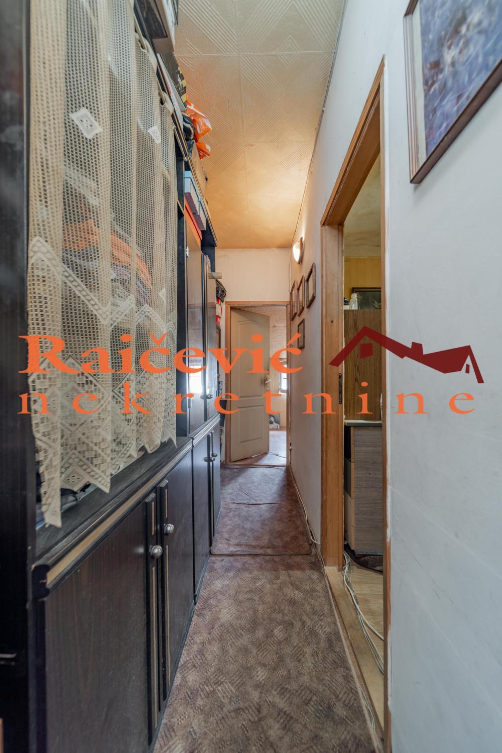 Slika 10 - Omladinsko setaliste, Četvoroiposoban stan na prodaju, 91m2, 123.000€