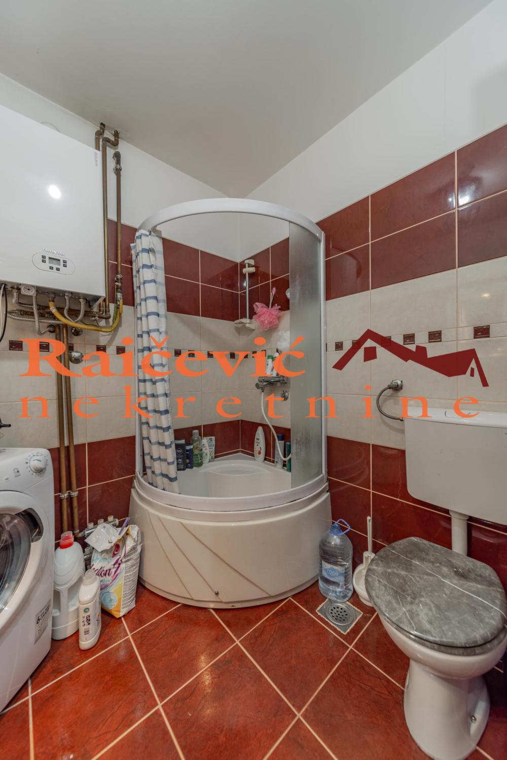 Slika 11 - Omladinsko setaliste, Trosoban stan na prodaju, 115m2, 175.000€