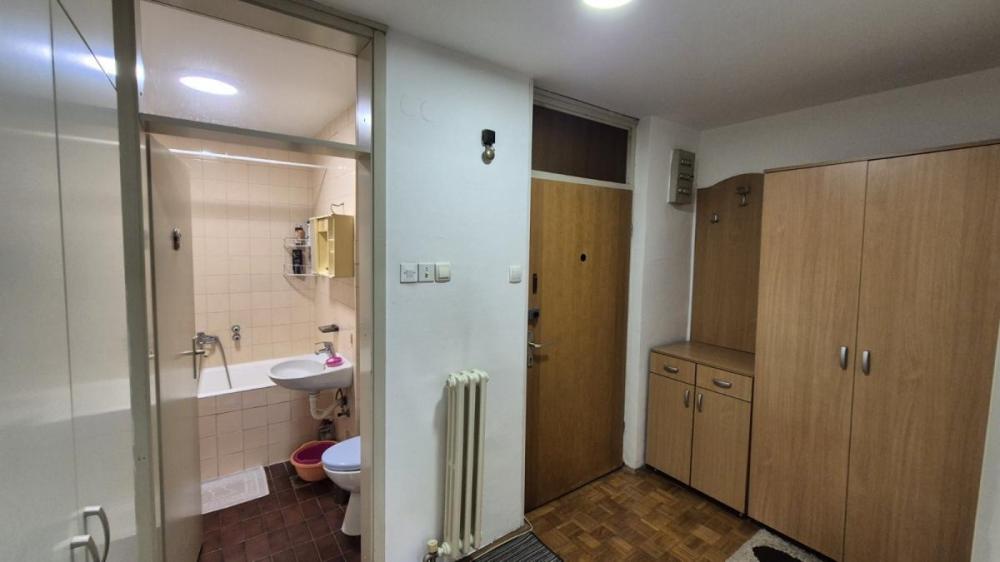 Slika 4 - Jednoiposoban stan za izdavanje, 42m2, 300€