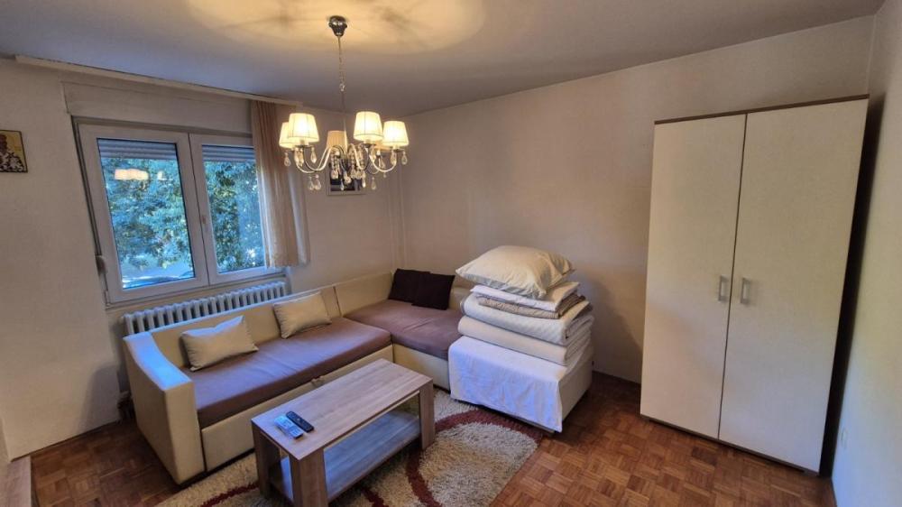 Slika 1 - Jednoiposoban stan za izdavanje, 42m2, 300€