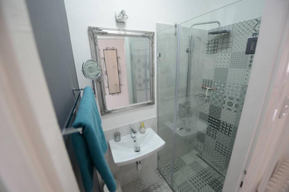 Slika 7 - Dvosoban stan za izdavanje, 70m2, 700€