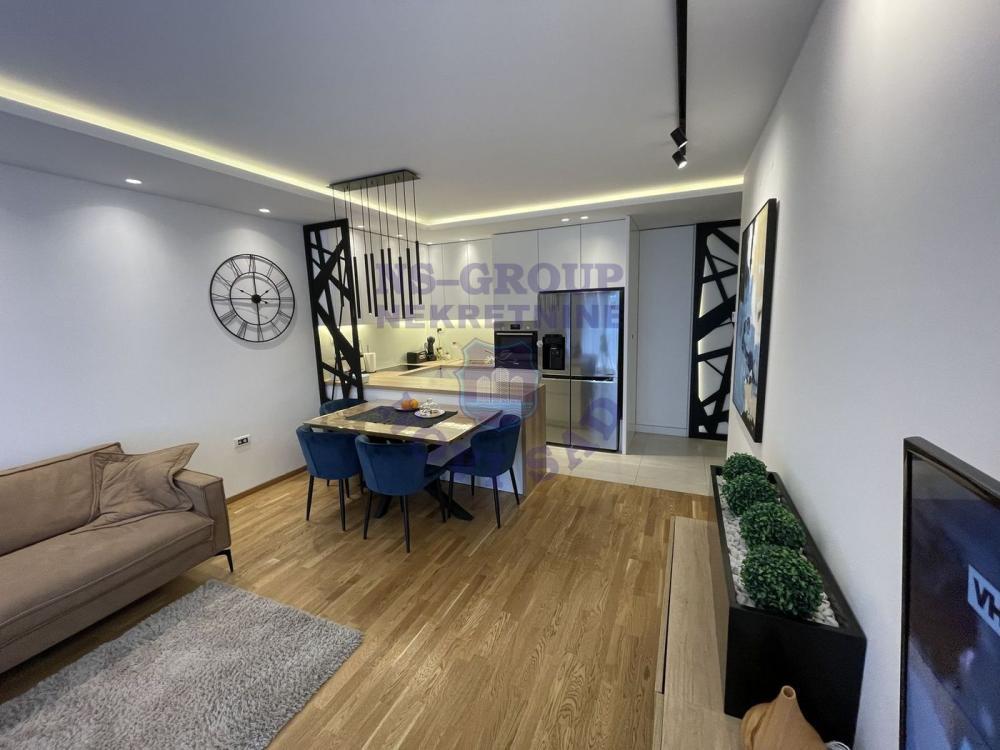 Glavna slika -Četvorosoban stan na prodaju, 89m2, 272.950€