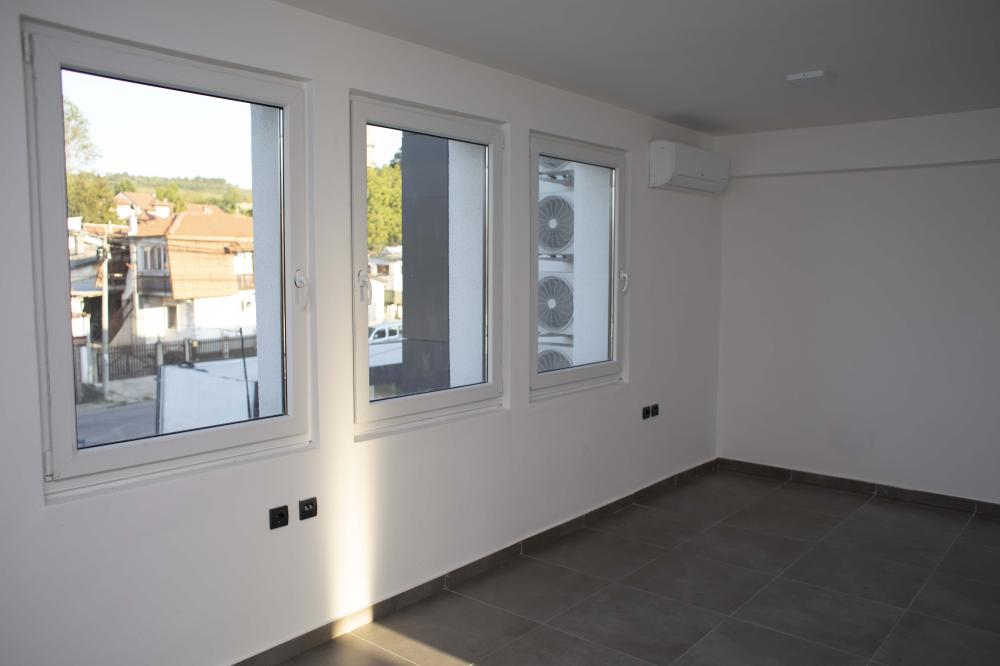 Slika 1 - Anrija Žamea,  Lokal za izdavanje, 1450m2, 10.000€