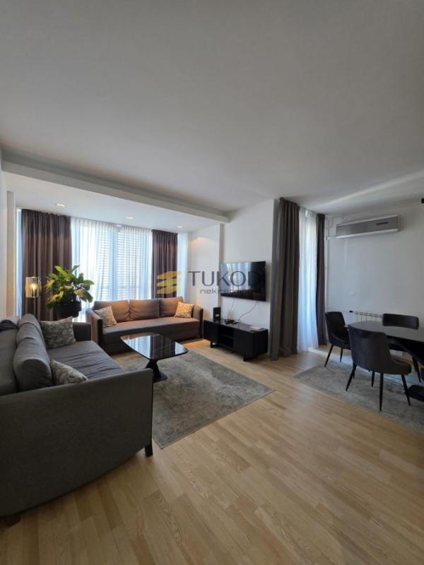 Glavna slika -Trosoban stan za izdavanje, 85m2, 1.400€