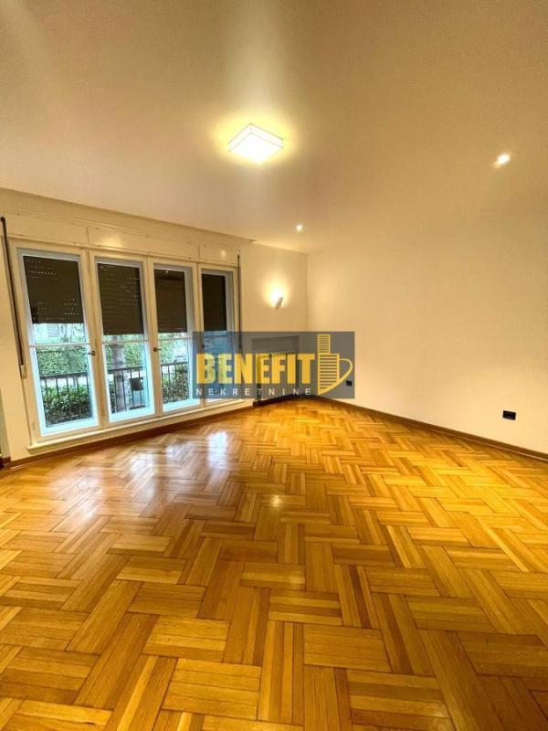 Glavna slika -Petosoban stan za izdavanje, 166m2, 3.500€