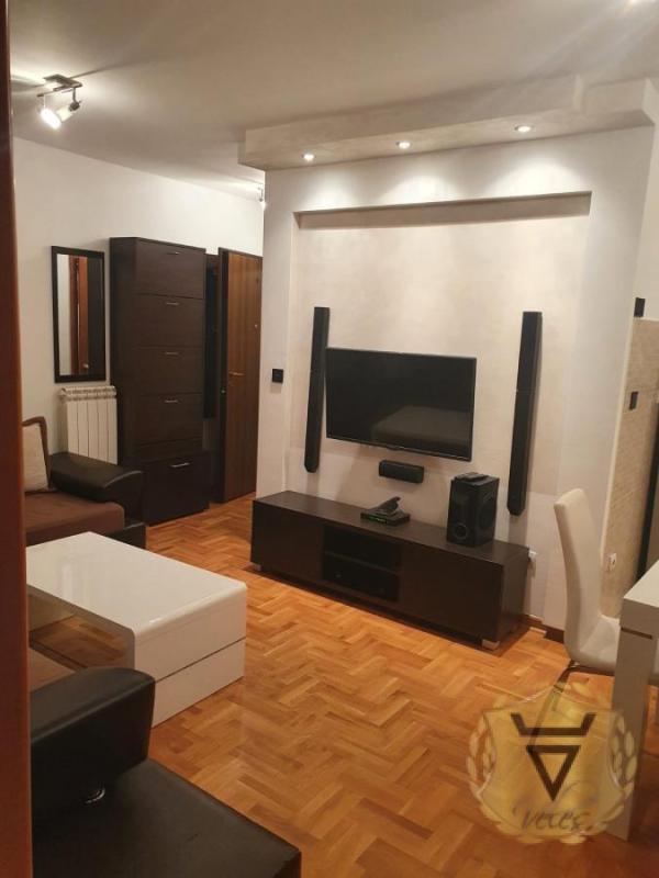 Slika 1 - Dvosoban stan za izdavanje, 42m2, 700€